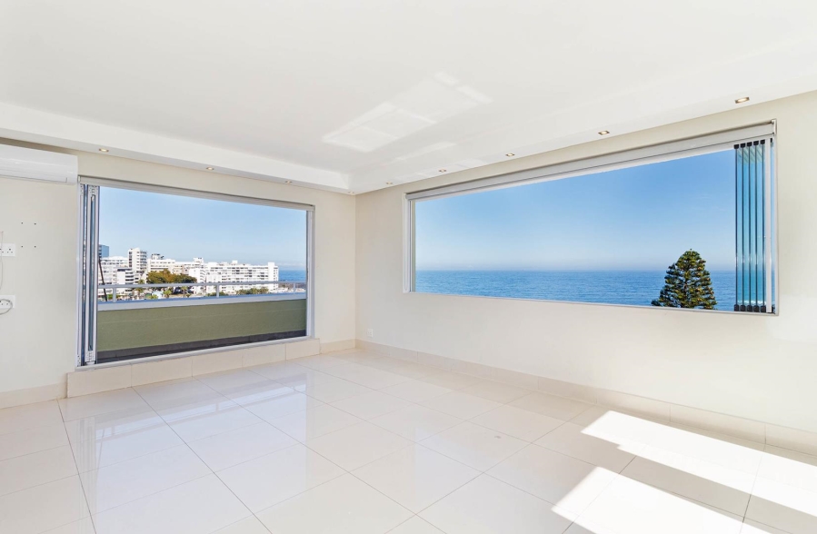 3 Bedroom Property for Sale in Sea Point Western Cape